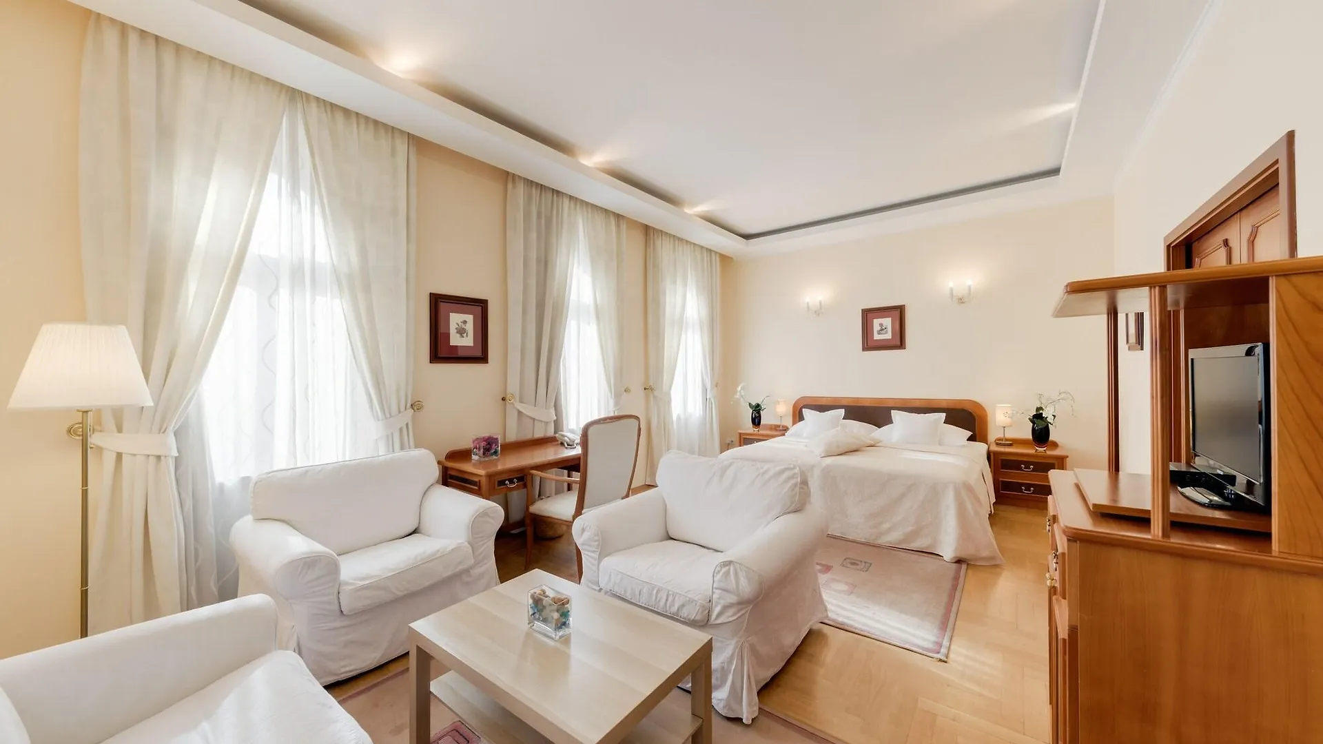 ****  Louren Hotel Prague Czech Republic