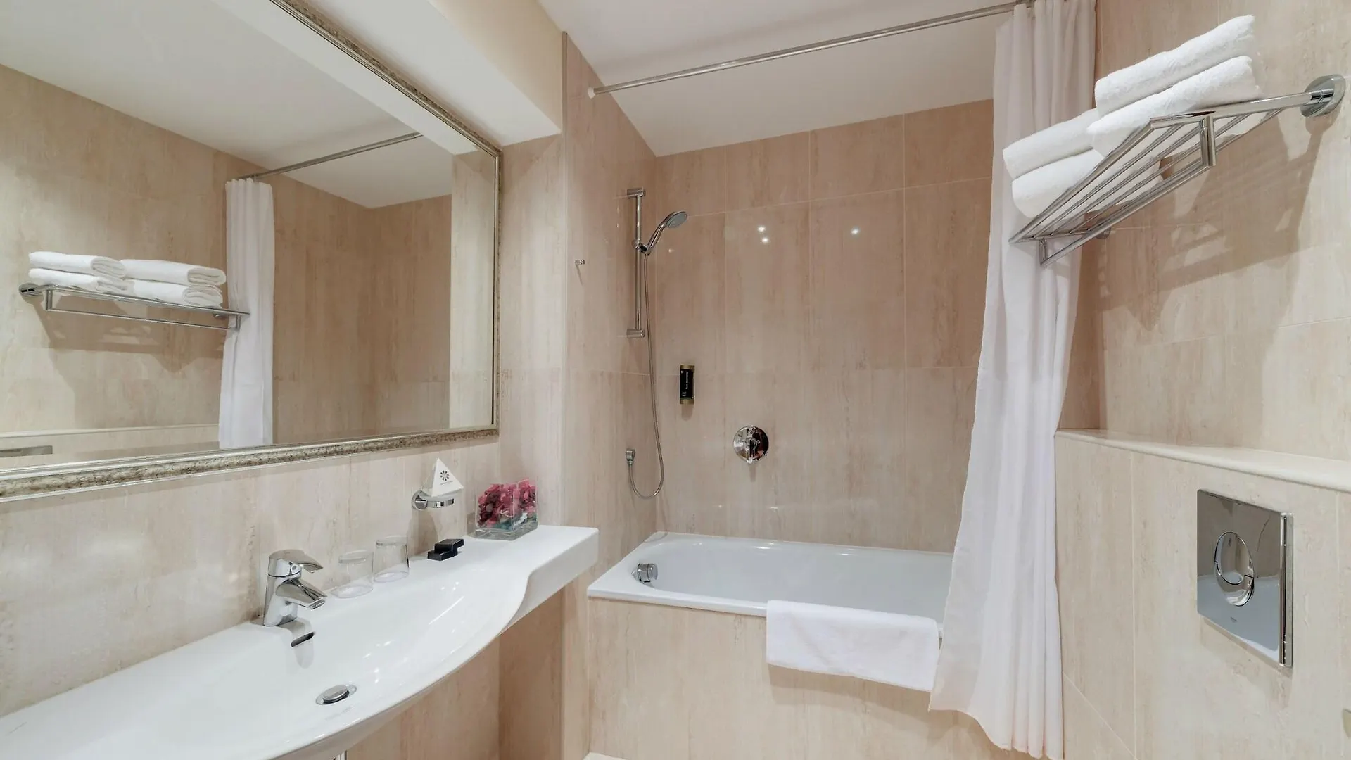 Louren Hotel Prague
