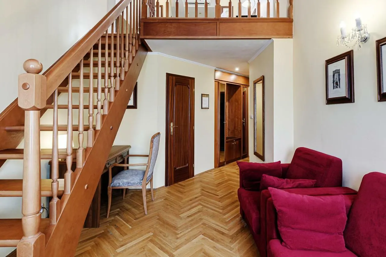 Louren Hotel Prague 4*,